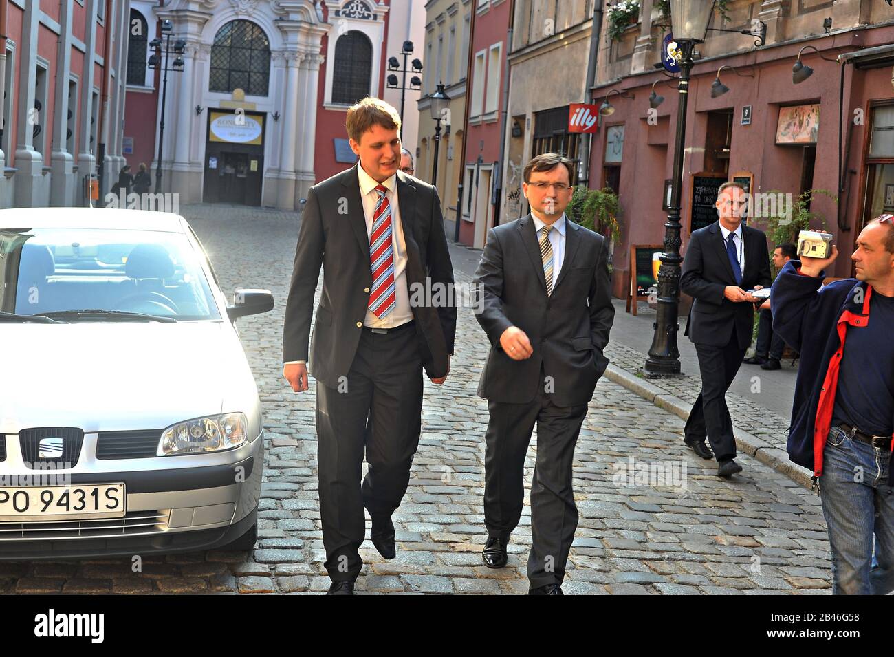 POZNAN 21.09.2011 RESTAURACJA CREDO KONFERENCJA PRASOWA ZBIGNIEW ZIOBRO FILIP RDESINSKI NZ/ ZBIGNIEW ZIOBRO FILIP RDESINSKI FOT. MACIEJ SZPAKOWSKI/ Foto Stock