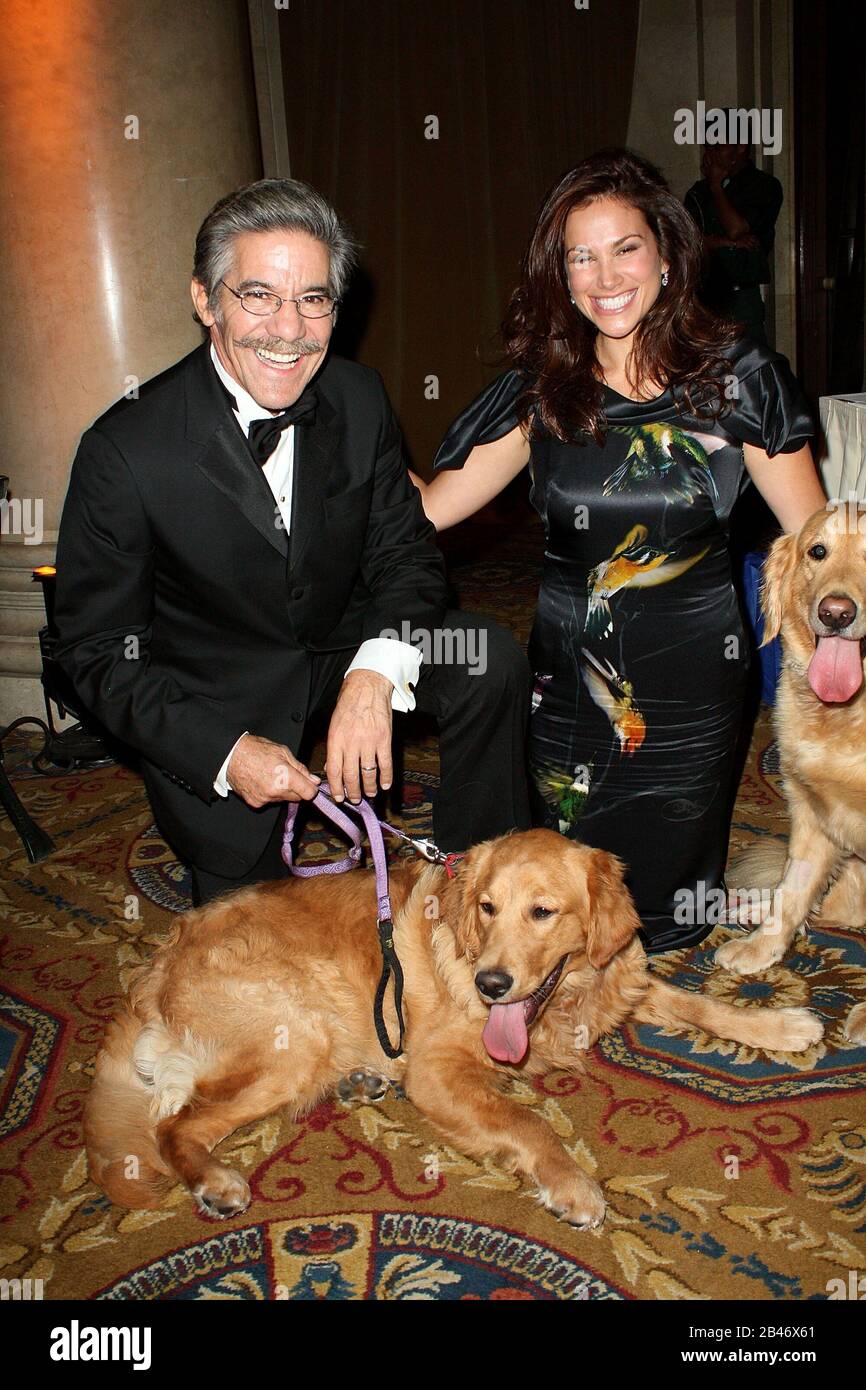 New York, NY, Stati Uniti. 5 Novembre 2009. Geraldo Rivera; Erica Levy Al North Shore Animal League Dogcatemy Celebrity Gala 2009 A Cipriani, Wall Street. Credito: Steve Mack/Alamy Foto Stock