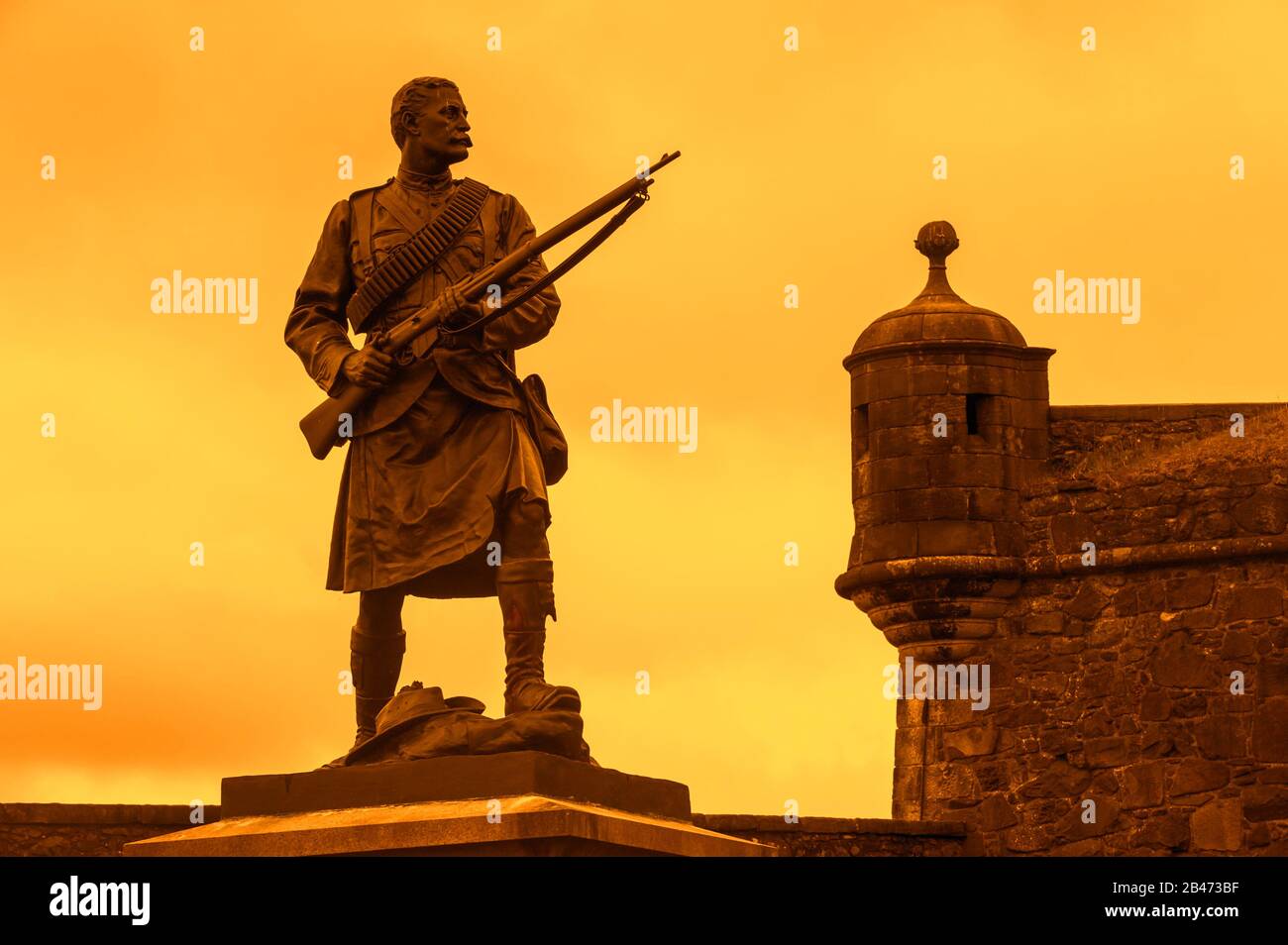 Statua di Argyll e Sutherland Highlander soldato dalla guerra di Boer al Castello di Stirling in Scozia, Regno Unito Foto Stock