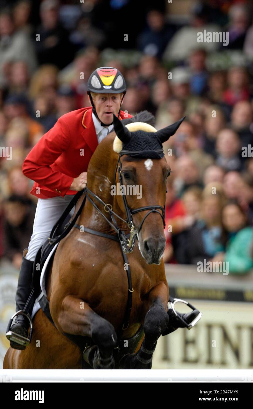 Marcus Ehning (GER) riding Noltes Kuchengirl, Giochi equestri mondiali, Aachen, agosto 2006, Showjumping velocità e maneggevolezza di classe Foto Stock