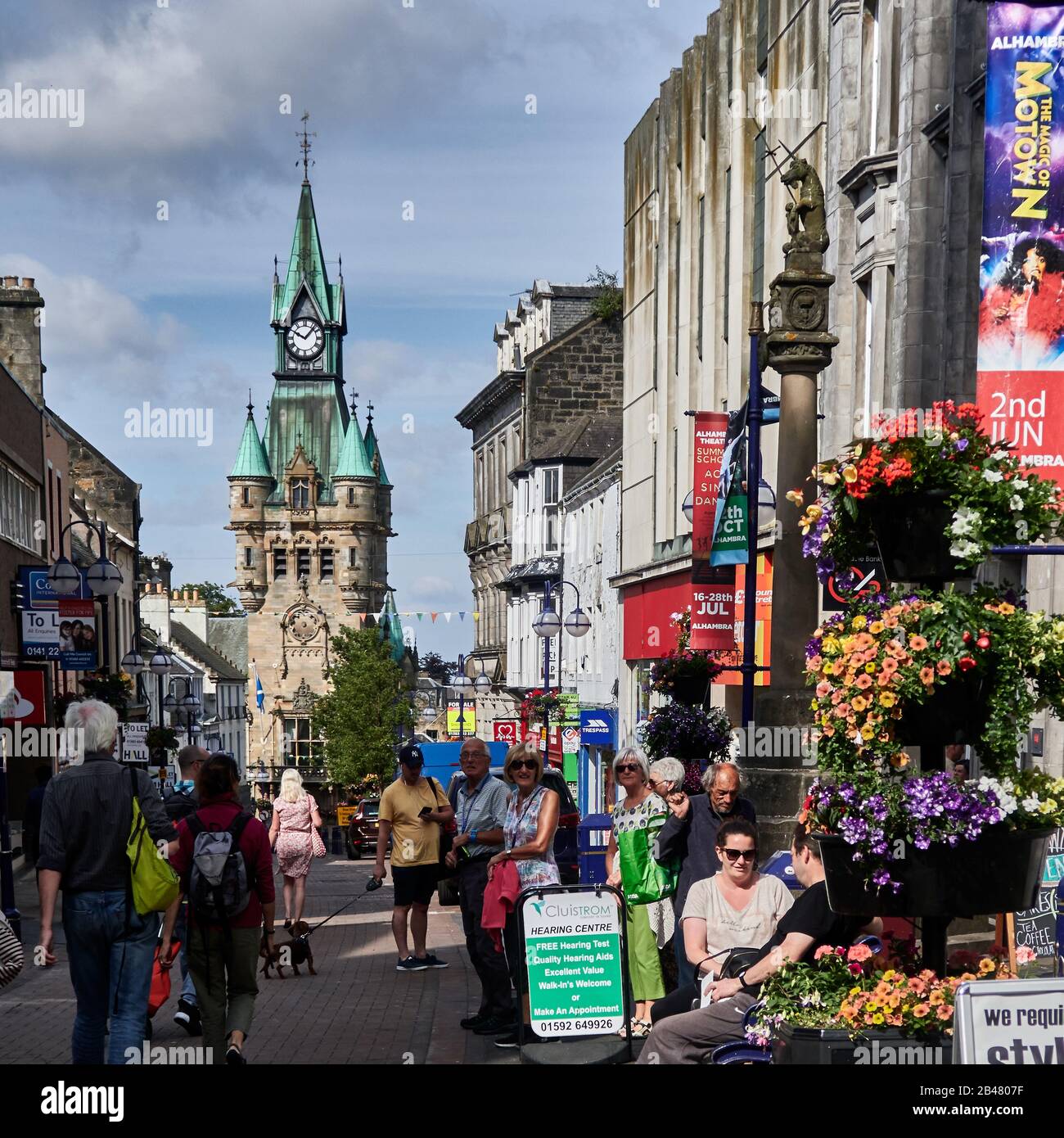 Regno Unito, un tempo era la capitale della Scozia. Il quartiere storico di Dunfermline include l'abbazia del XII secolo, che è il luogo di riposo finale di Robert the Bruce e il luogo di sepoltura di altri 11 re e regine scozzesi. Il famoso filantofista Andrew Carnegie è nato a Dunfermline. Foto Stock