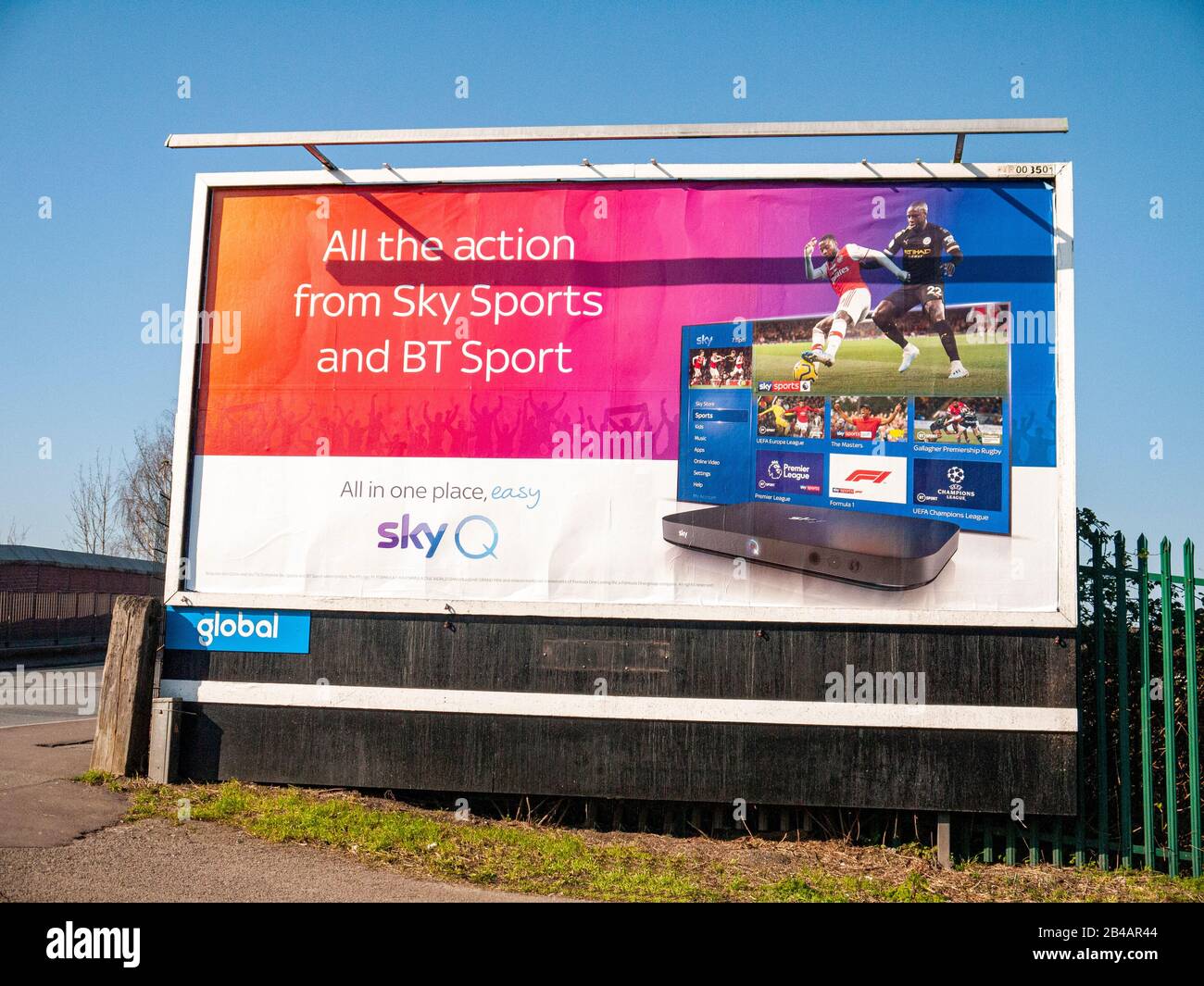 Sky Sports e BT Sport pubblicità sul cartellone UK Foto Stock