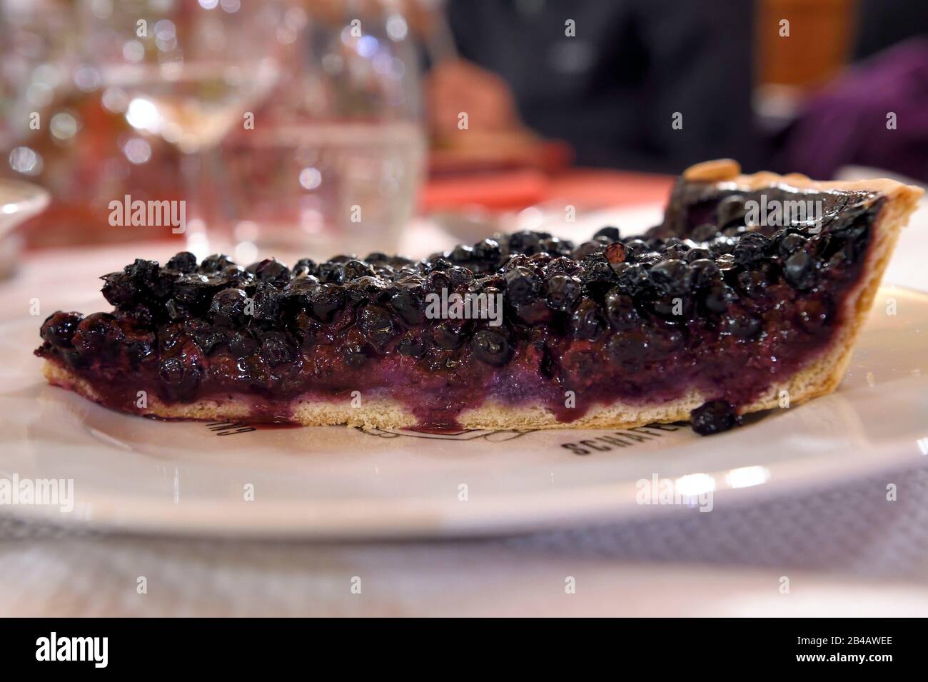 Francia, Alto Reno, Kruth, ferme auberge marcaire du Schafert (Agriturismo inn Schafert), torta di mirtillo Foto Stock