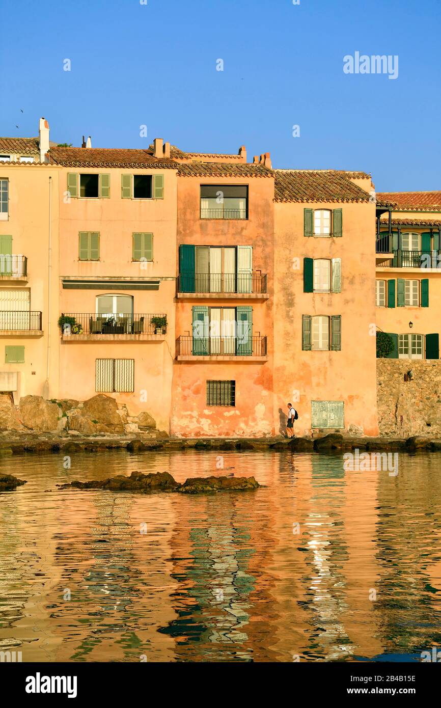 Francia, Var, Saint Tropez, Ponche spiaggia, vecchio porto di pesca Foto Stock