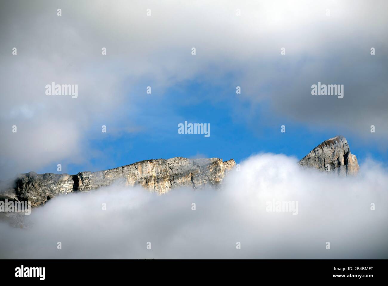 Francia, alta Savoia, Passy, Alpi, catena di Fiz con nube Foto Stock