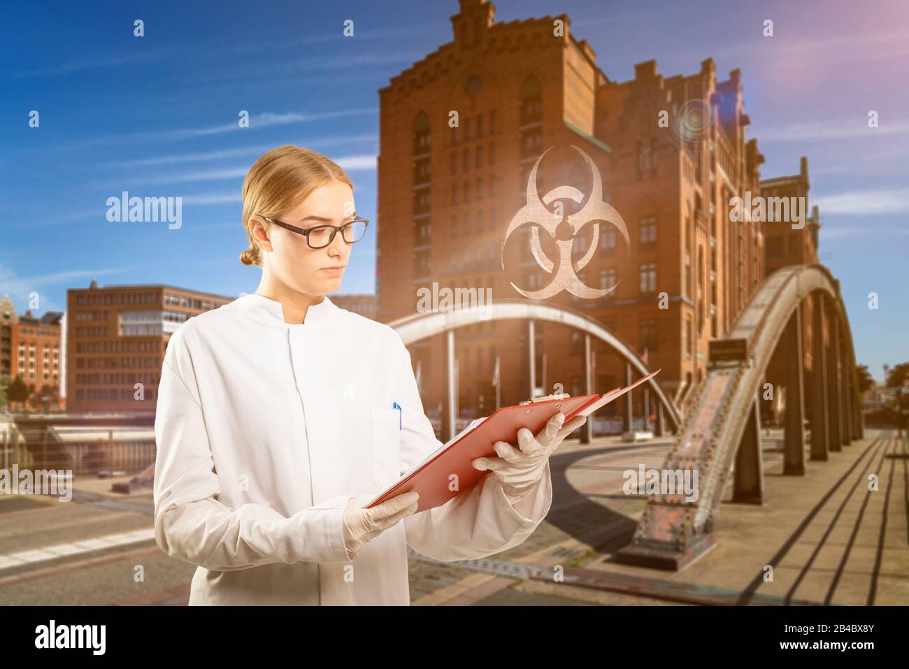 immagine concettuale sul rischio biologico di virus in una città Foto Stock