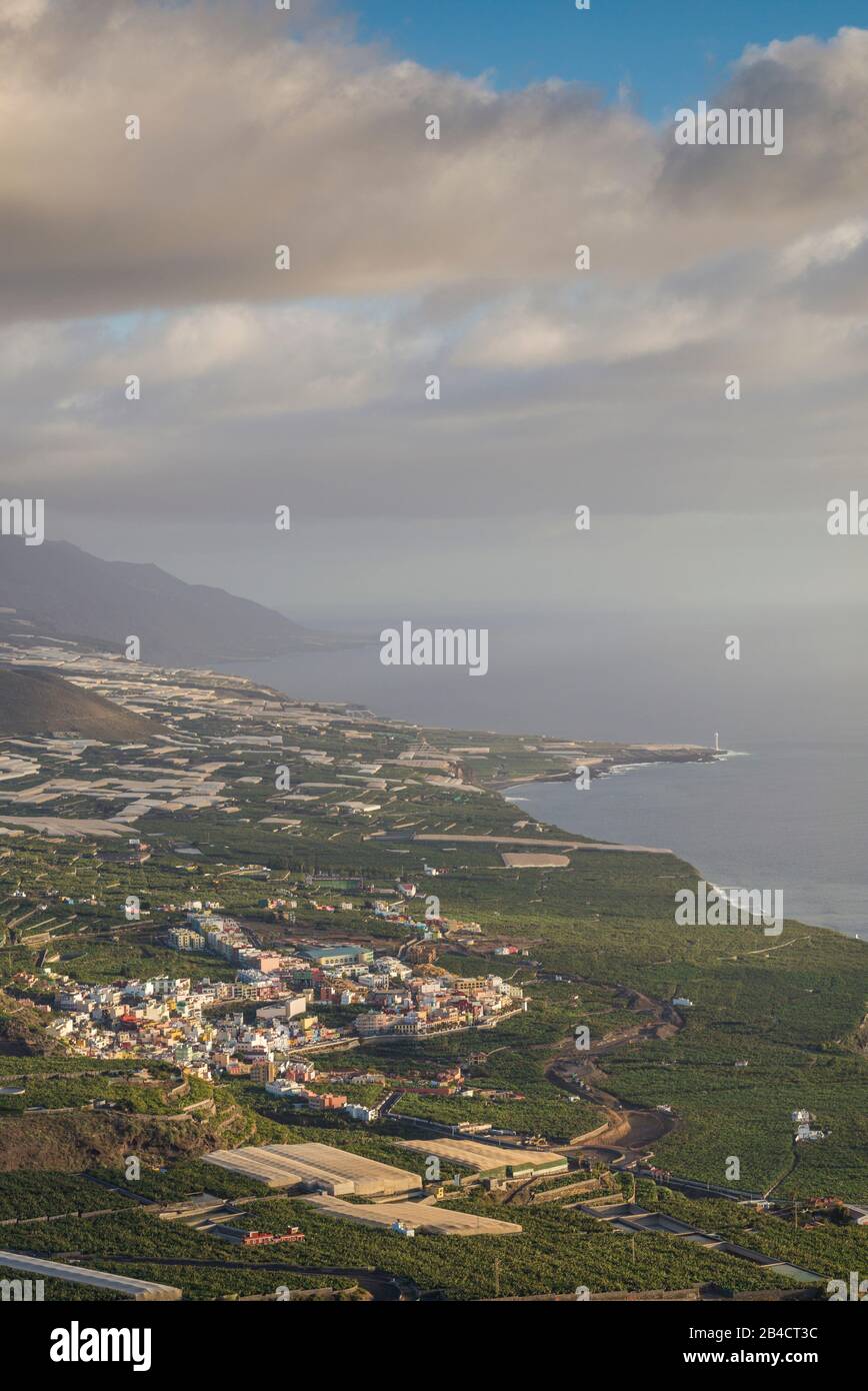 Spagna Isole Canarie La Palma Island, La Laguna, la città elevata vista dal Mirador El tempo Foto Stock