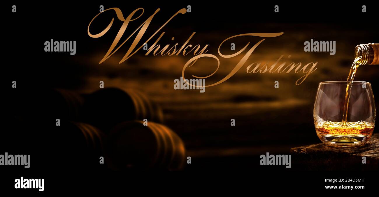 Degustazione di whisky, bicchiere, bottiglia Foto Stock