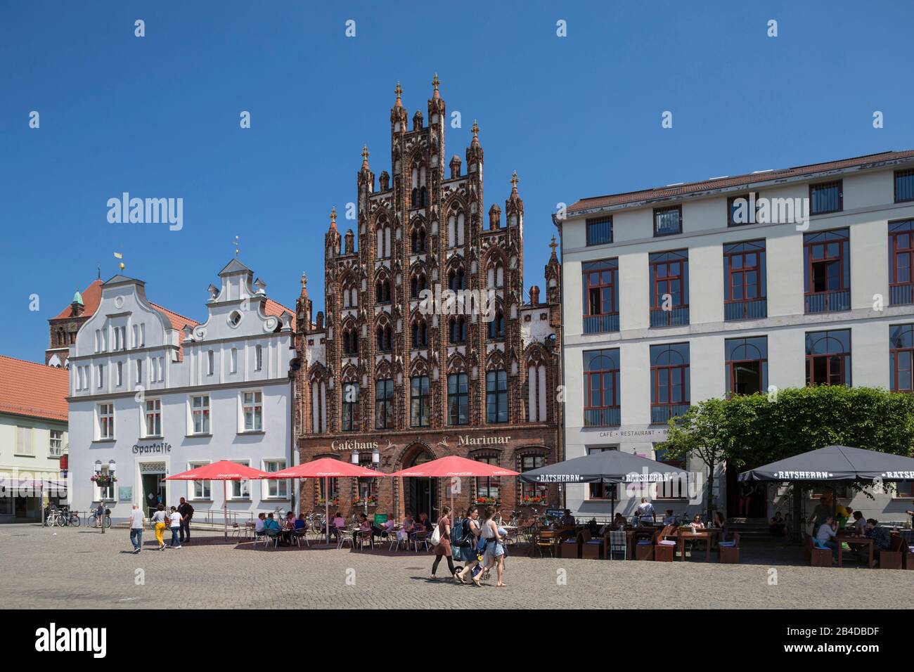 Germania, Mecklenburg-Vorpommern, Greifswald: Case nel centro della città Foto Stock