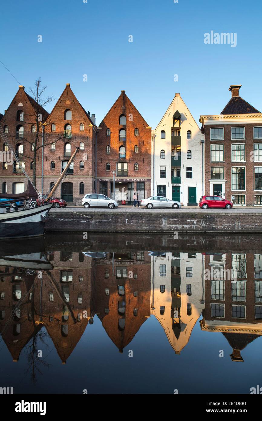 Europa, Paesi Bassi, Groningen: Centro nell'ora blu Foto Stock