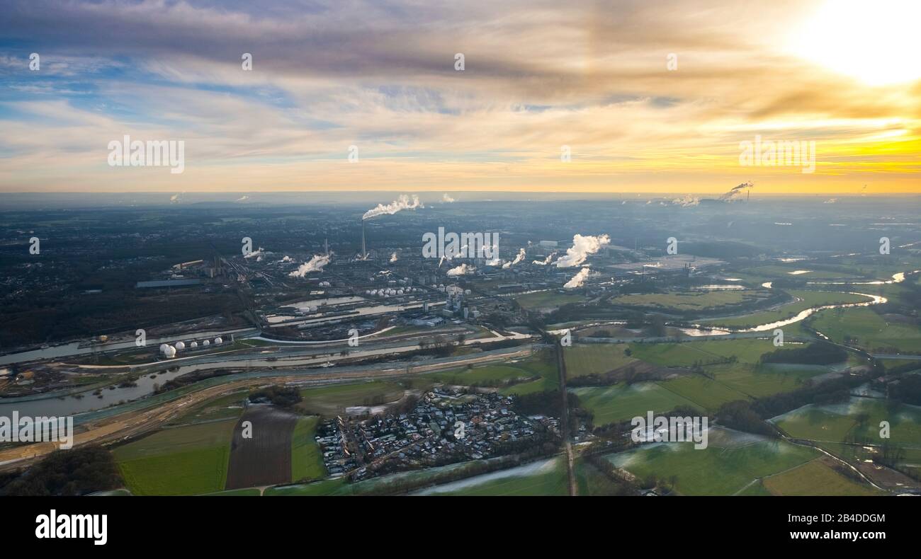 Veduta aerea, rinaturazione del fiume Lippe, impianto chimico Degussa, canale Wesel-Datteln, Marl, zona della Ruhr, Renania Settentrionale-Vestfalia, Germania Foto Stock