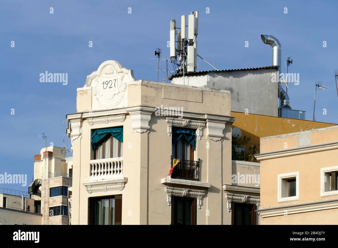 Facciata storica della casa in Plaza Isabel II, Centum, Città Vecchia, Madrid, Spagna, Europa Foto Stock