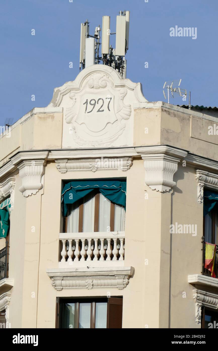 Facciata storica della casa in Plaza Isabel II, Zentum, centro storico, Madrid, Spagna, Europa Foto Stock