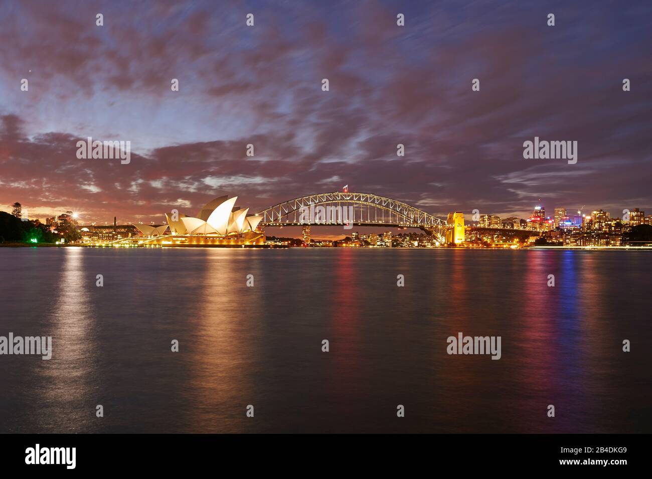 Landschaft Von Der Hafenbrücke (Harbour Bridge) A Sydney Im Frühling, Sydney, Nuovo Galles Del Sud, Australien, Oceanien Foto Stock