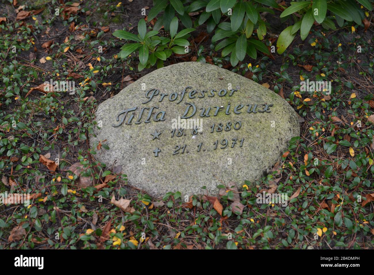 Grab, Tilla Durieux, Waldfriedhof, Heerstrasse, Charlottenburg di Berlino, Deutschland Foto Stock