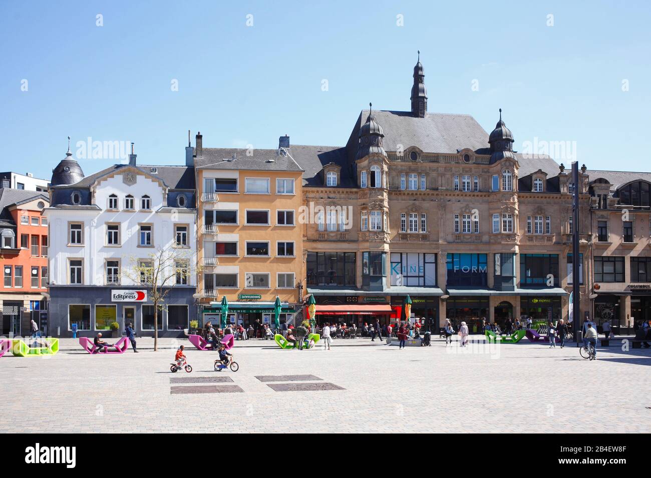 Crescent House nella piazza del municipio, Esch an der Alzette, Lussemburgo, Europa Foto Stock