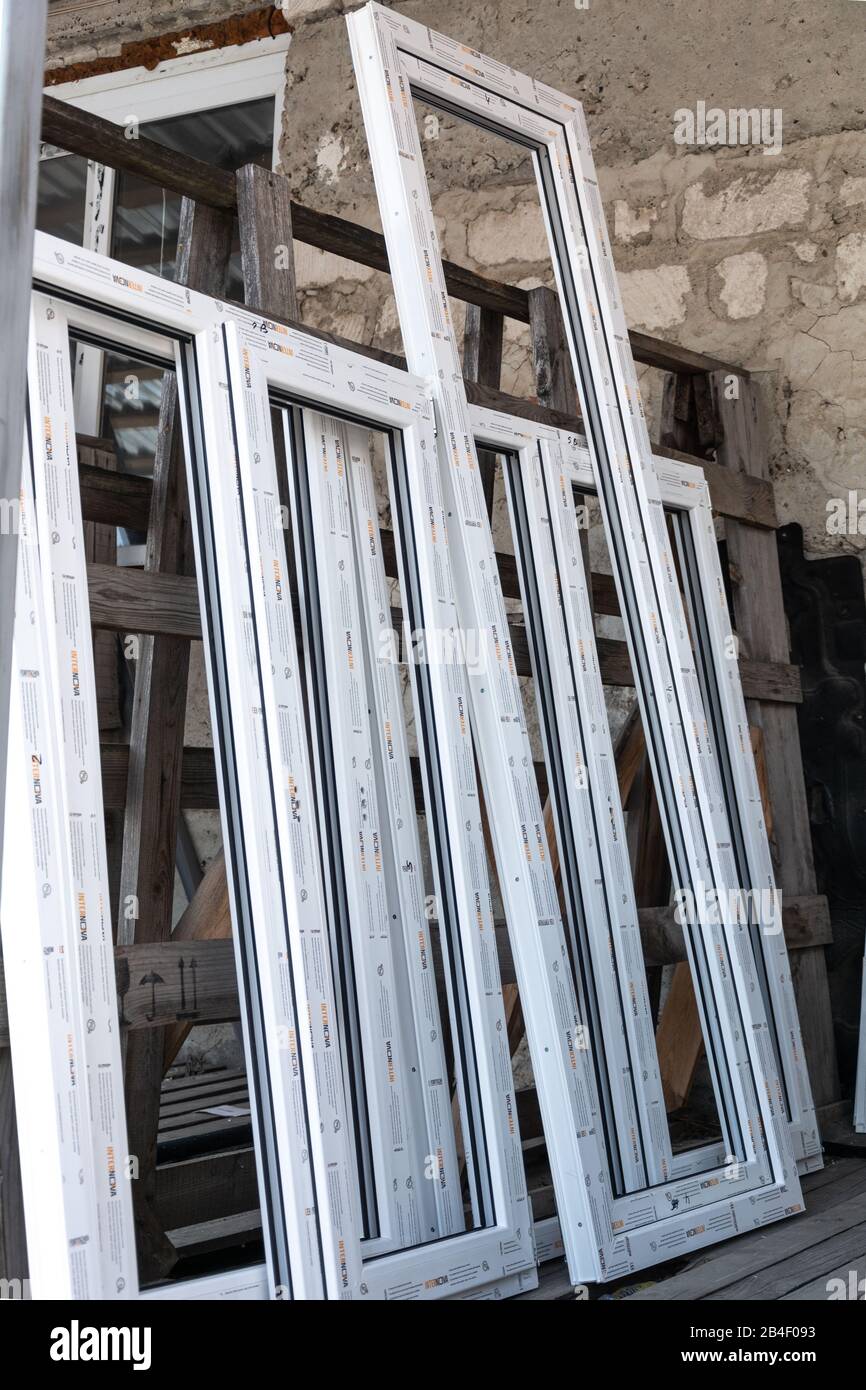 Produzione di finestre in PVC (finestre in plastica), produzione di profilati per finestre in pvc INTERNOVA Foto Stock