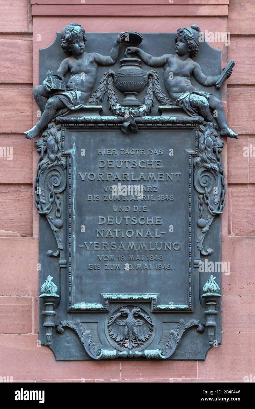 Germania, Assia, Francoforte, lapide commemorativa sulla Paulskirche. Foto Stock