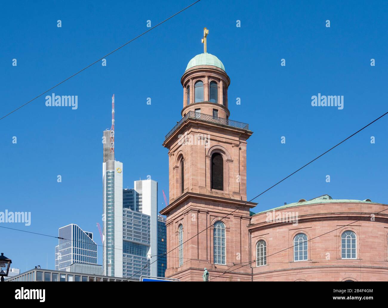 Germania, Assia, Francoforte, la Paulskirche, in background la sede della Commerzbank. Foto Stock