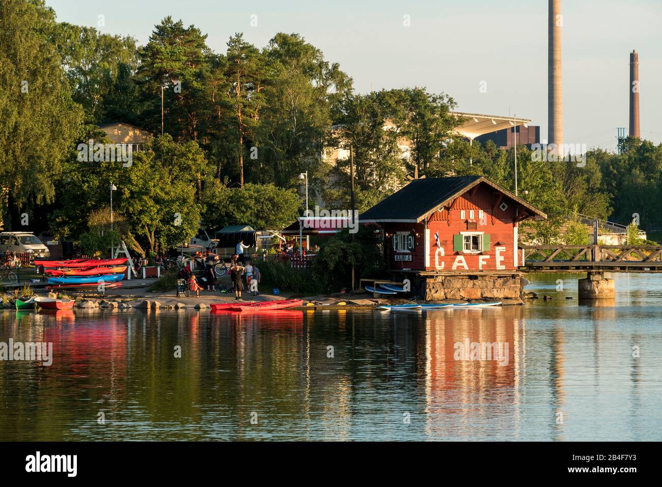 Helsinki, Sibelius-Park, Café Regatta Im Abendlicht Foto Stock