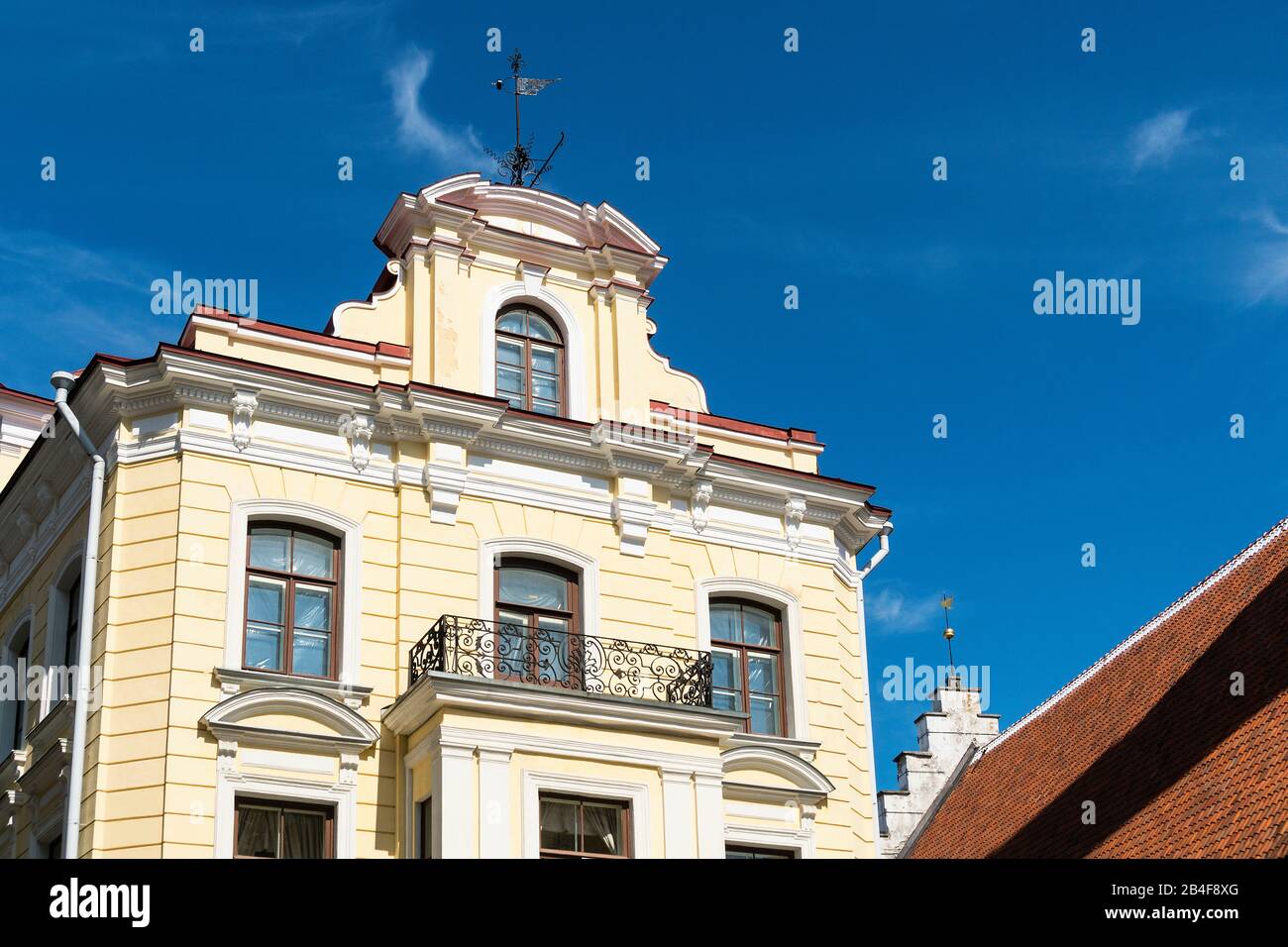 Estonia, Tallinn, Città Vecchia, Plats Suurgildi, Piazza Della Vecchia Guild, Facciata Foto Stock