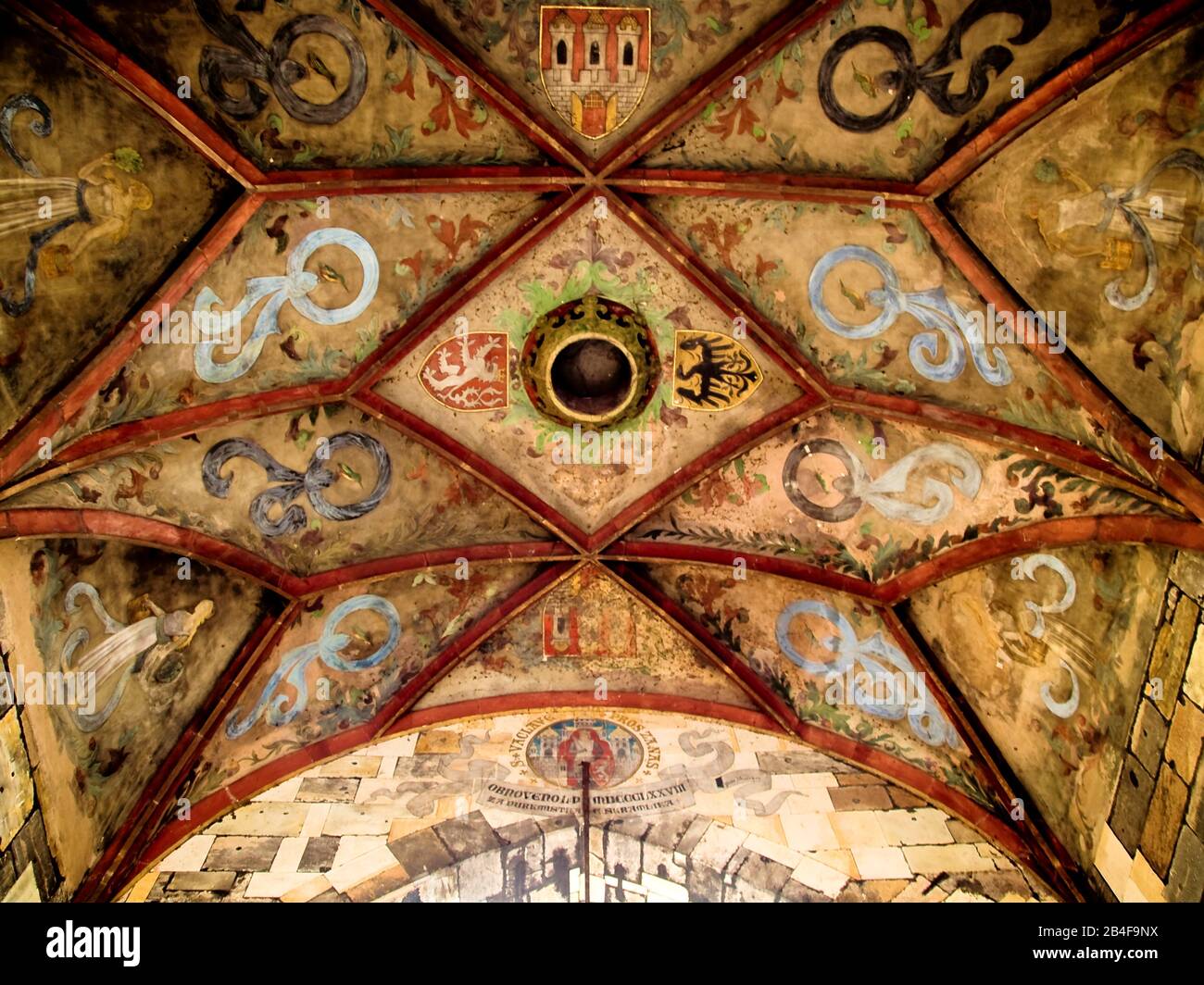 Decorazione Medievale. Soffitto della Torre del Ponte Carlo IV, Praga. Repubblica Ceca Foto Stock