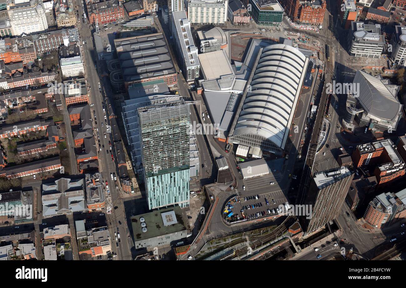 Vista aerea Del Complesso del Manchester Central Convention, della Beetham Tower e di vari negozi a Deansgate, Manchester Foto Stock