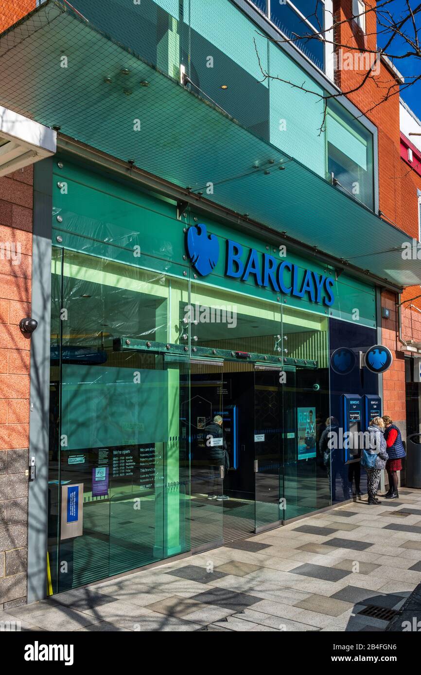 Barclays Bank Branch - moderna filiale della Barclays Bank a Stevenage. Foto Stock