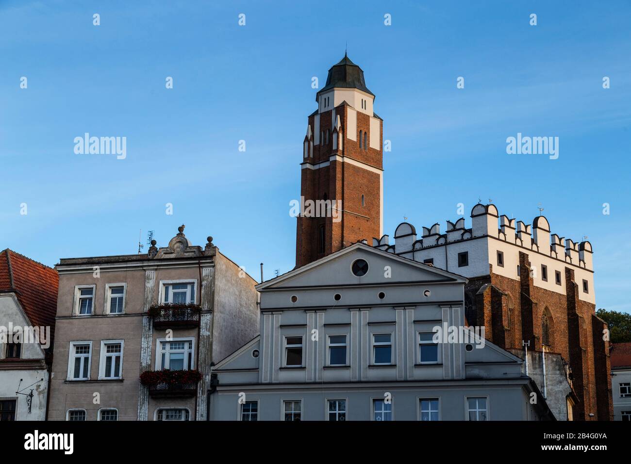 Europa, Polonia, Contea di Nysa, Opole Voivodato, Paczkow / Patschkau, municipio e centro città Foto Stock