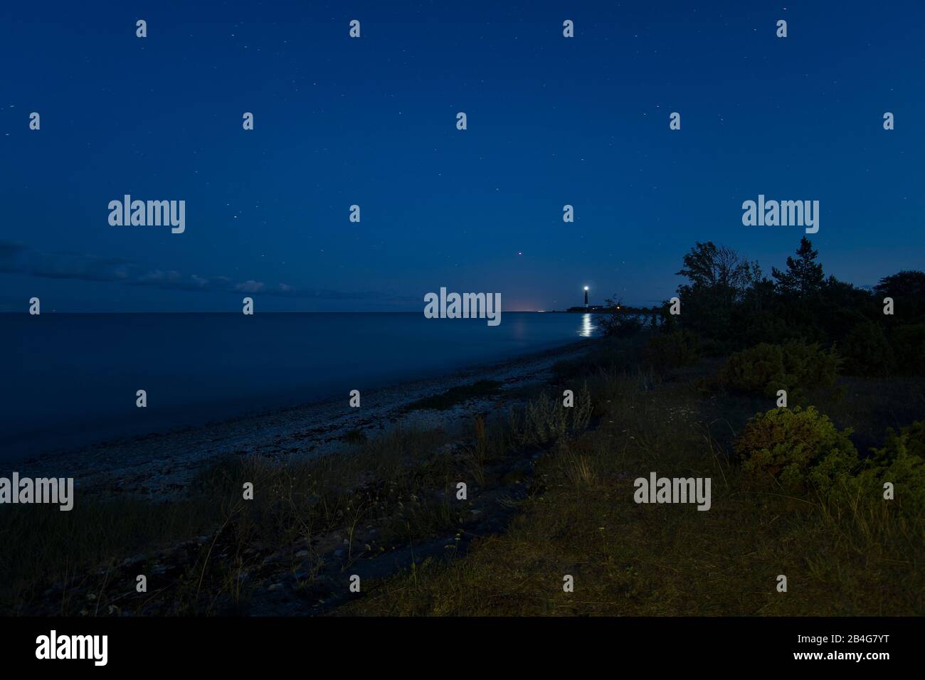 Estland, Ostseeinsel Saaremaa, Südspitze, Sääre, Leuchtturm, Sõrve Tuletorn, Nachtaufnahme Foto Stock