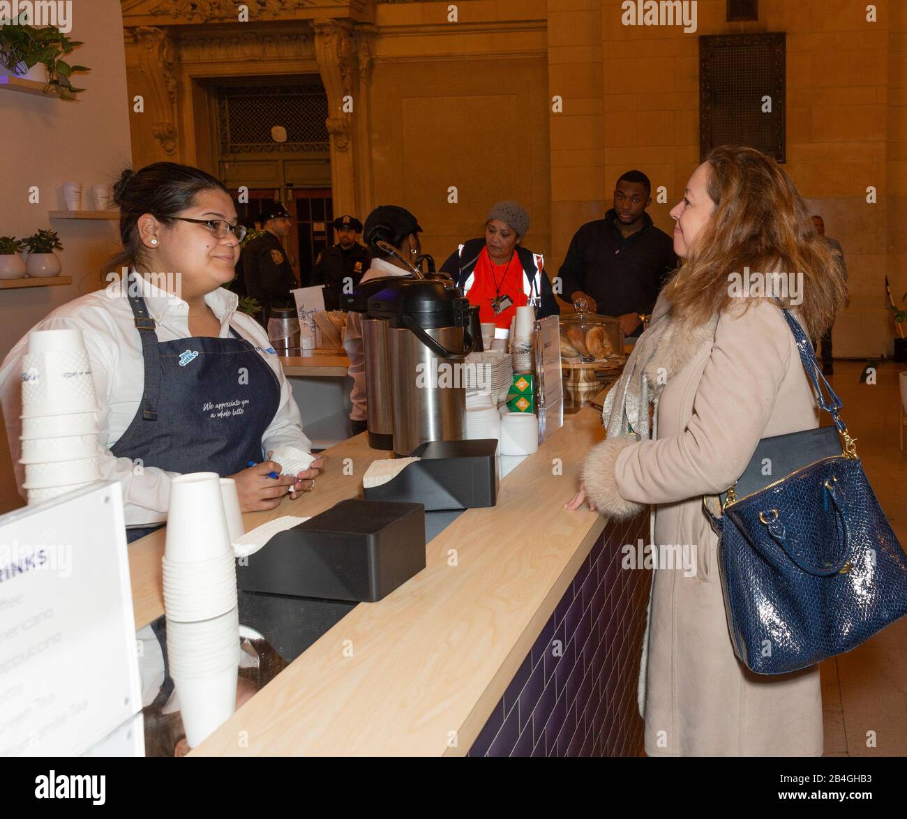 New York, Ny - 6 Marzo 2020: Atmosfera Durante Il Lancio Di American Express Employee Appreciation Day Al Grand Central Terminal Vanderbilt Hall Foto Stock
