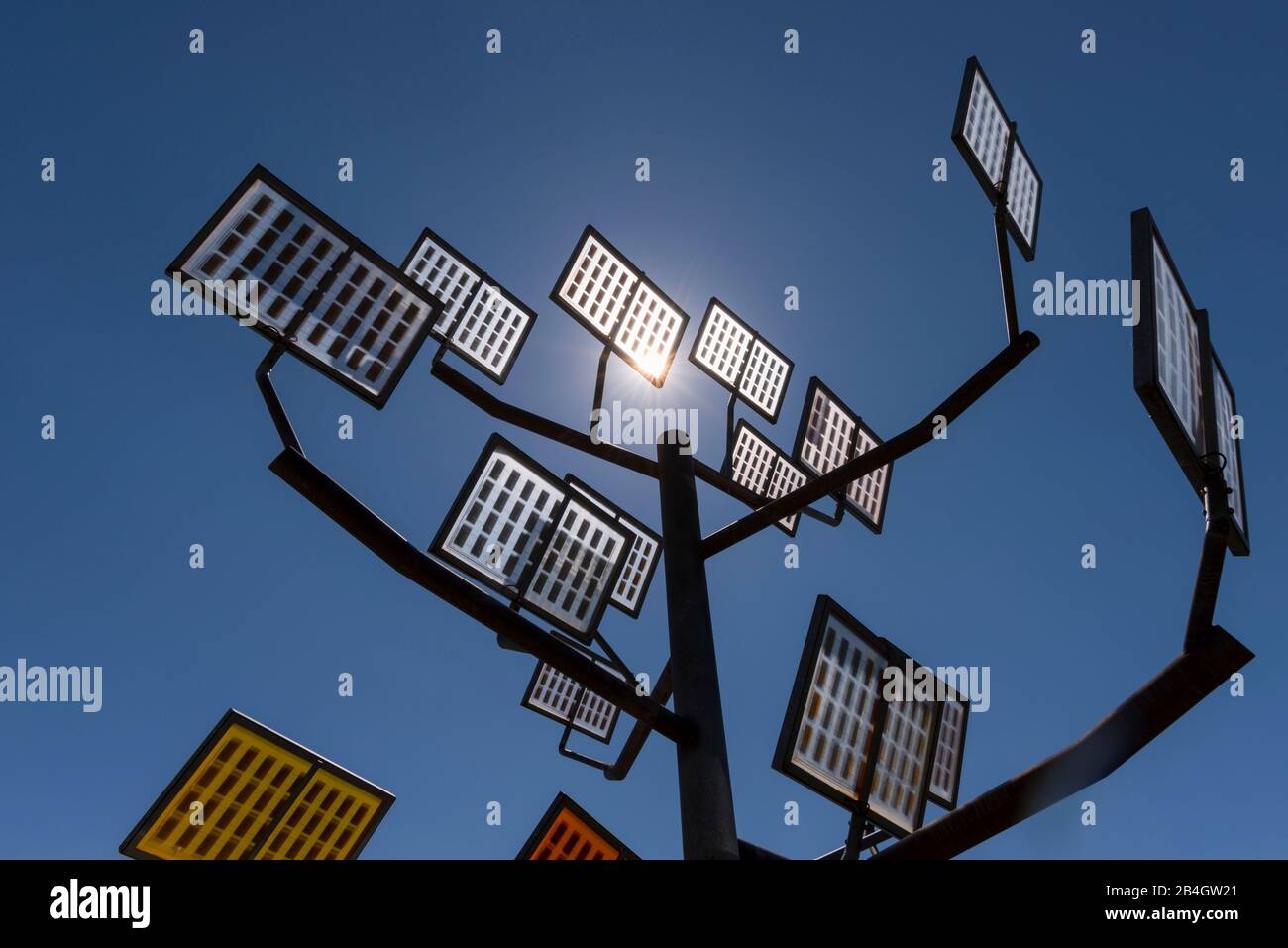 Solarzellen, Solarbaum, Ulmer Wohnviertel città solare, Ulm, Baden-Württemberg, Deutschland, Europa Foto Stock
