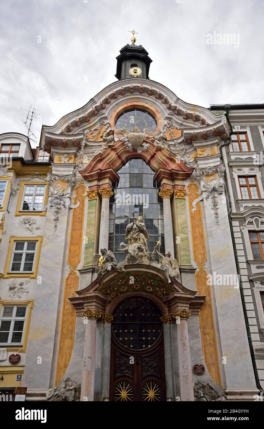 Europa, Germania, Baviera, Monaco, Città Vecchia, Sendlinger Strasse, Asamkirche, St. Johann Nepomuk, costruito dai fratelli Asam 1733-1746 in stile rococò, Foto Stock