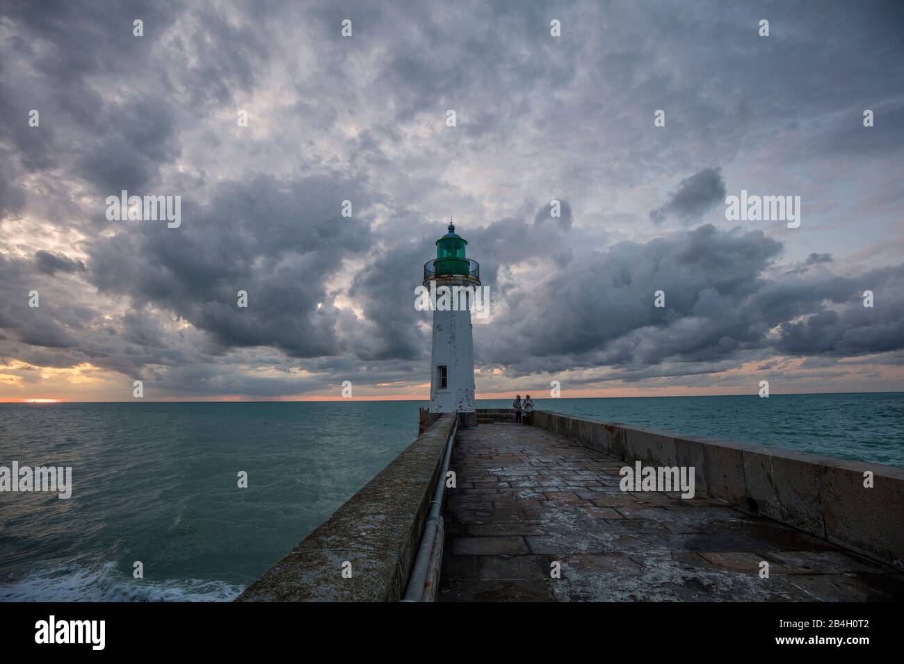Normandia, faro, nuvole, Manica, Oceano Atlantico Foto Stock