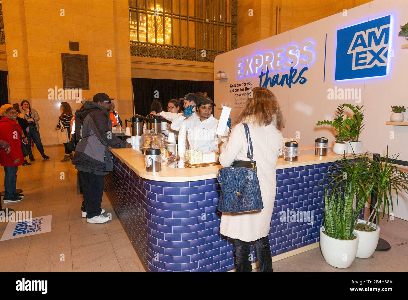 New York, Stati Uniti. 06th Mar, 2020. Atmosfera Durante Il Lancio Di American Express Employee Appreciation Day Presso Il Grand Central Terminal Vanderbilt Hall (Photo By Lev Radin/Pacific Press) Credit: Pacific Press Agency/Alamy Live News Foto Stock