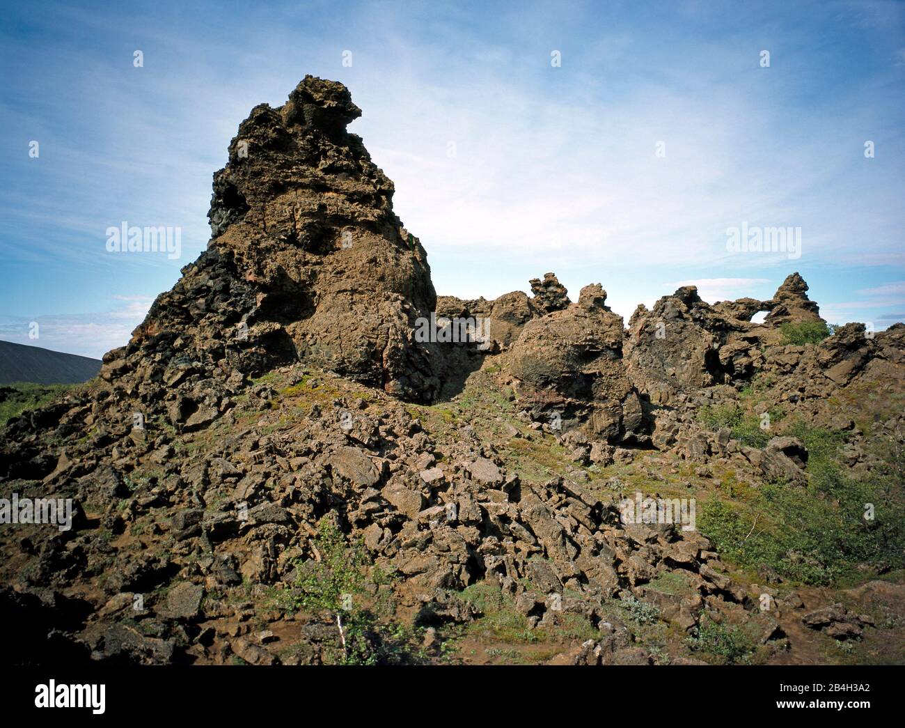 Dimmuborgir, i Castelli scuri, un bizzarro flusso di lava eroso di 2000 anni su Myvatn nel nord dell'Islanda Foto Stock