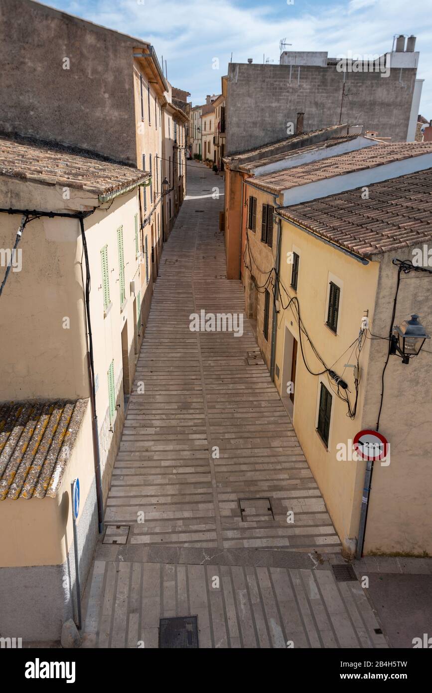 Mallorca, Alcudia, vista sulla città vecchia al mattino, Foto Stock