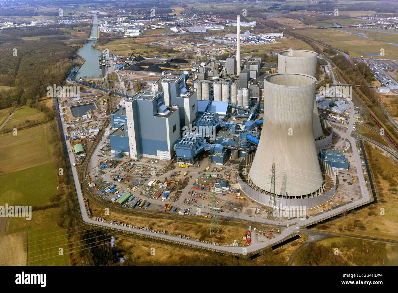 Cantiere presso la centrale a carbone nel distretto Hamm-Uentrop con ex centrale nucleare nucleare centrale nucleare THTR-300, 27.03.2013, vista aerea, Germania, Nord Reno-Westfalia, Ruhr Area, Hamm Foto Stock