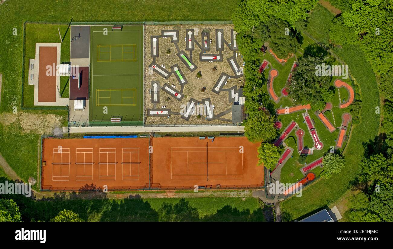 Campo da tennis e minigolf allo stadio del MGC Rot-Weiss Wanne-Eickel, 05.05.2014, vista aerea, Germania, Renania Settentrionale-Vestfalia, Ruhr Area, Herne Foto Stock