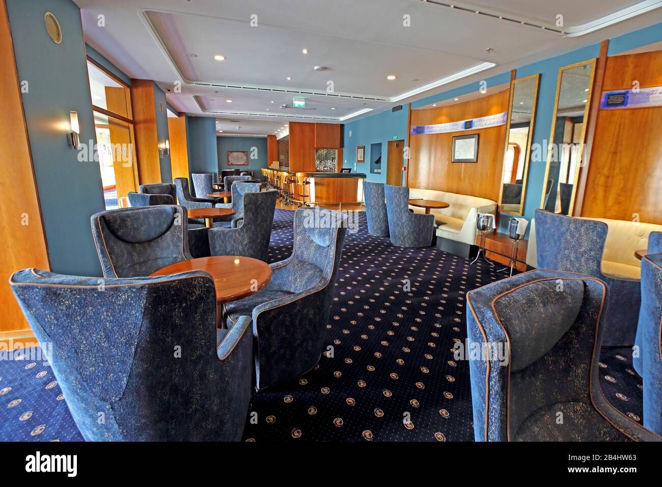 Midship bar in hotel e nave museo Queen Elizabeth 2 (QE2), Dubai, Golfo Persico, Emirati Arabi Uniti Foto Stock