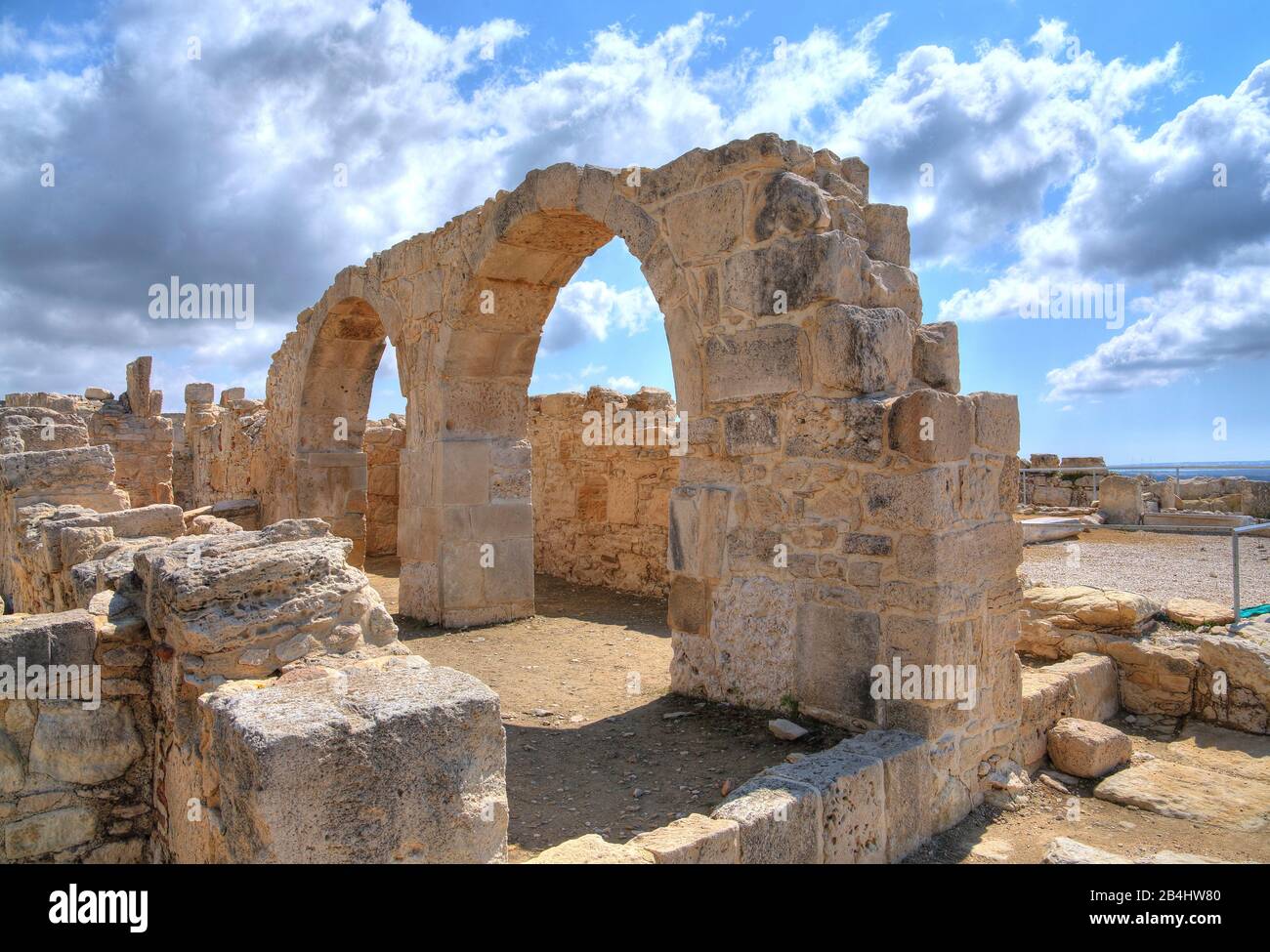 Basilica paleocristiana nell'antico sito archeologico di Kourion a Limassol, costa mediterranea, Cipro Foto Stock