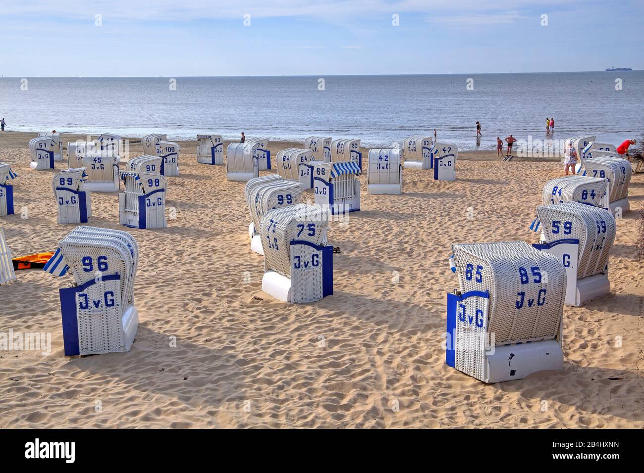Spiaggia con sedie a sdraio nel quartiere Duhnen, località del Mare del  Nord Cuxhaven, estuario dell'Elba, Mare del Nord, costa del Mare del Nord,  Bassa Sassonia, Germania Foto stock - Alamy