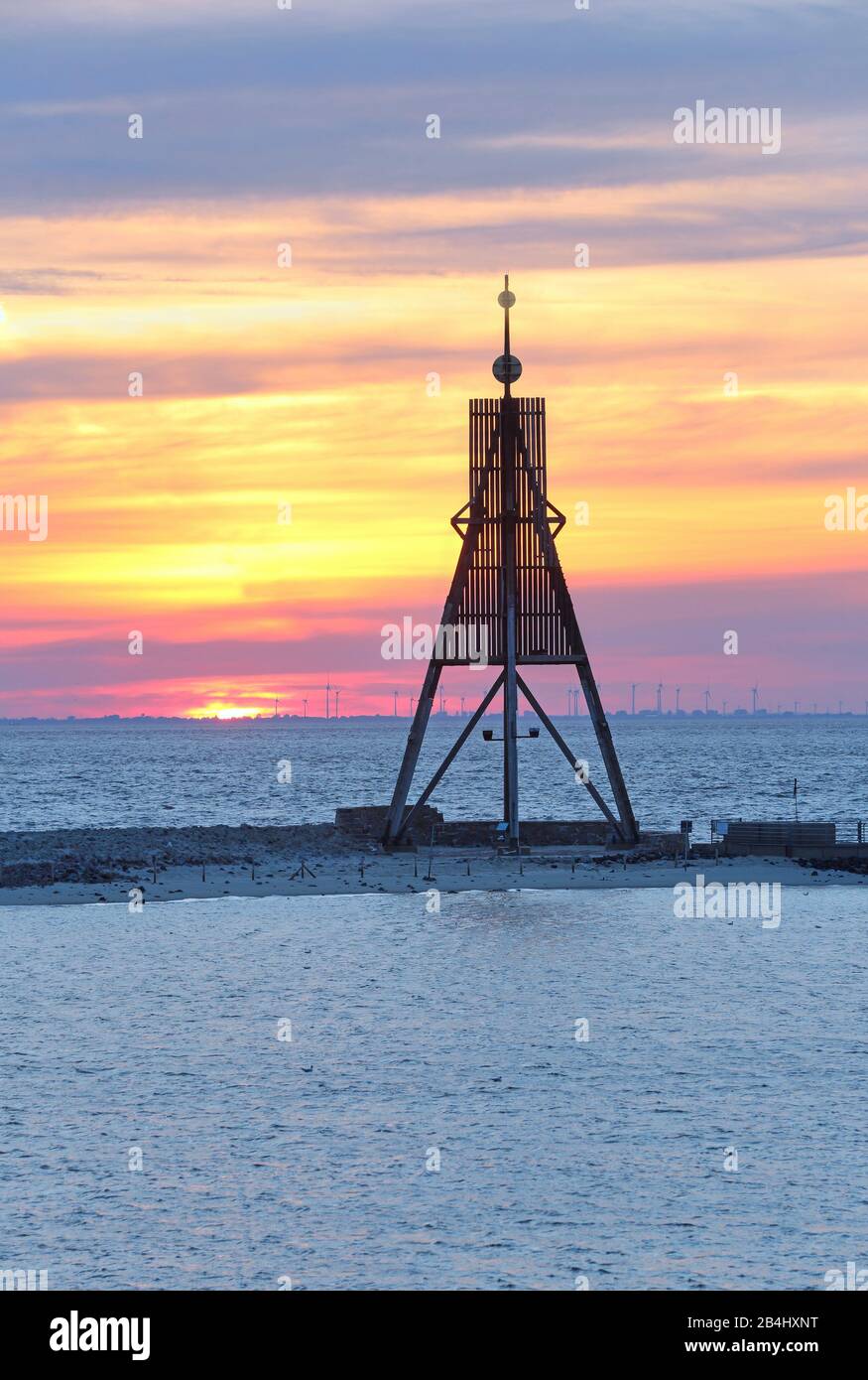 Seezeichen Kugelbake all'estuario dell'Elba nel quartiere Döse all'alba, località del Mare del Nord Cuxhaven, estuario dell'Elba, Mare del Nord, costa del Mare del Nord, bassa Sassonia, Germania Foto Stock