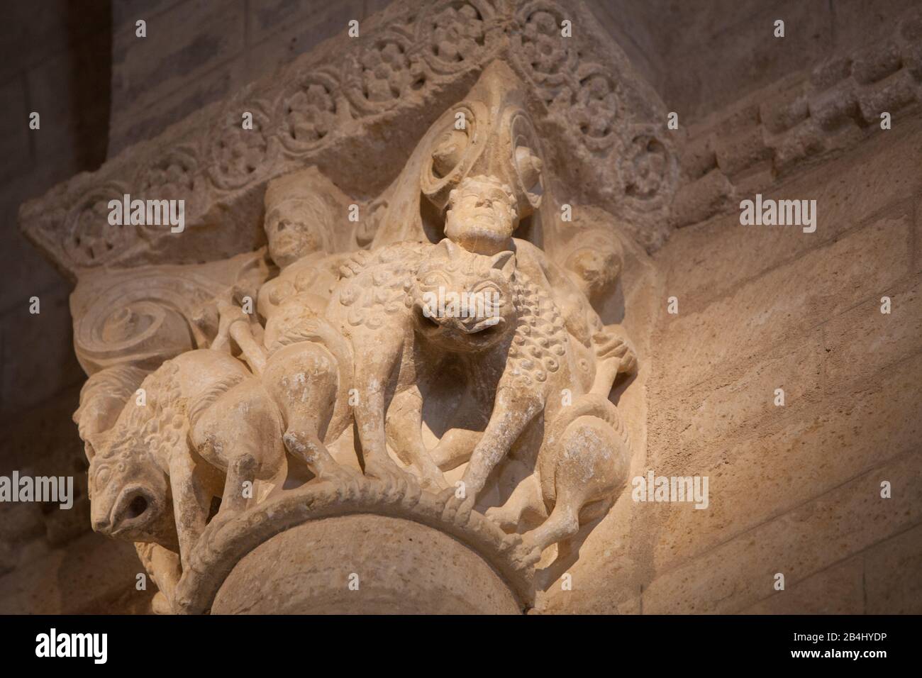 Capitelli in stile romanico, architettura interna, chiesa di San Martín de Tours de Frómista in Frómista, provincia di Palencia, Spagna, Foto Stock