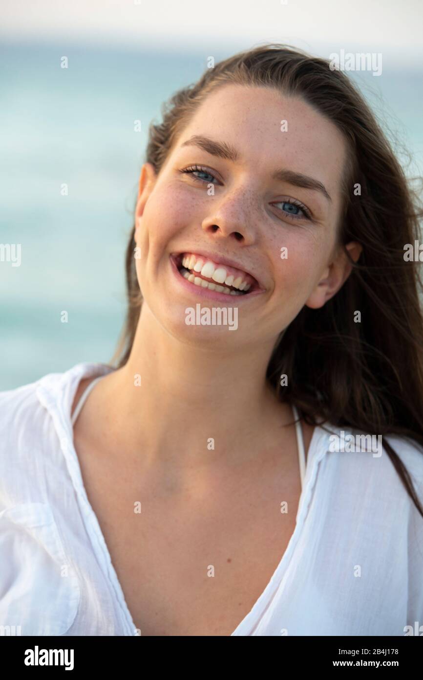 Ritratto, adolescenti, sorriso, sconsiderate Foto Stock
