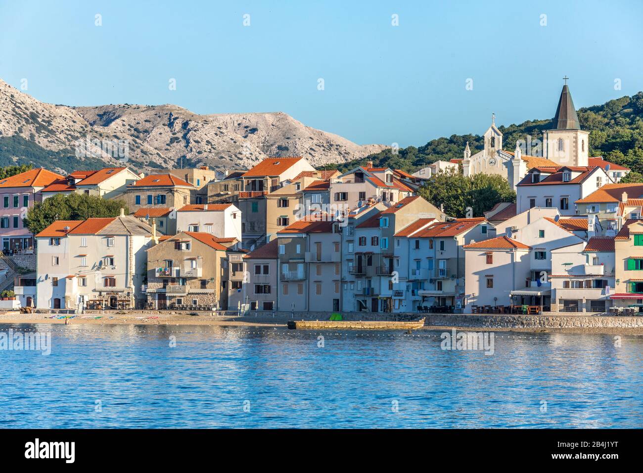 Baska, vista porto turistico, isola di Krk, baia di Quarnero, costa adriatica, Croazia Foto Stock Baska, vista porto turistico, isola di Krk, baia di Quarnero, costa adriatica, Croazia Foto Stock