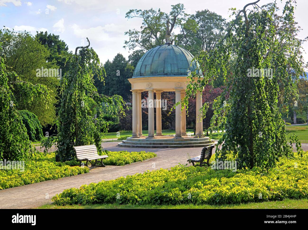 Tempio di fragole nel parco termale Bad Pyrmont, Staatsbad Emmertal, Weserbergland, Bassa Sassonia, Germania Foto Stock