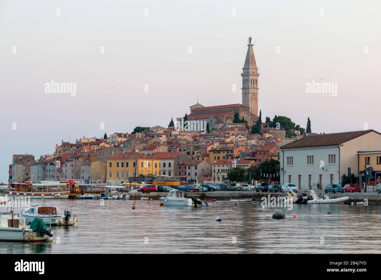 Croazia, Istria, Rovinj, città vecchia di Rovigno, città costiera sulla penisola dell'Istria in Croazia. Foto Stock