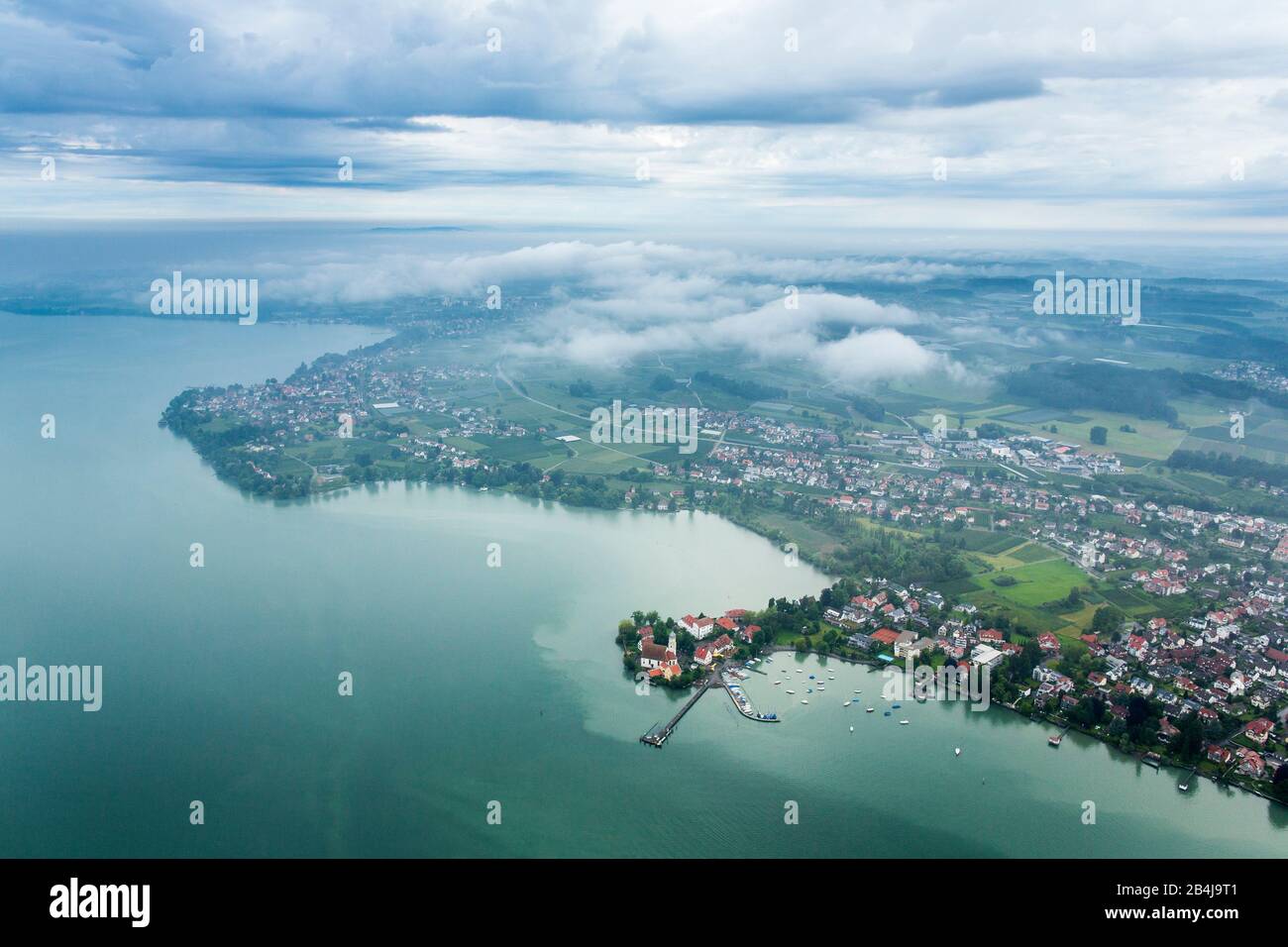 Germania, Baviera, Wasserburg sul Lago di Costanza, penisola, tempo piovoso. Foto Stock