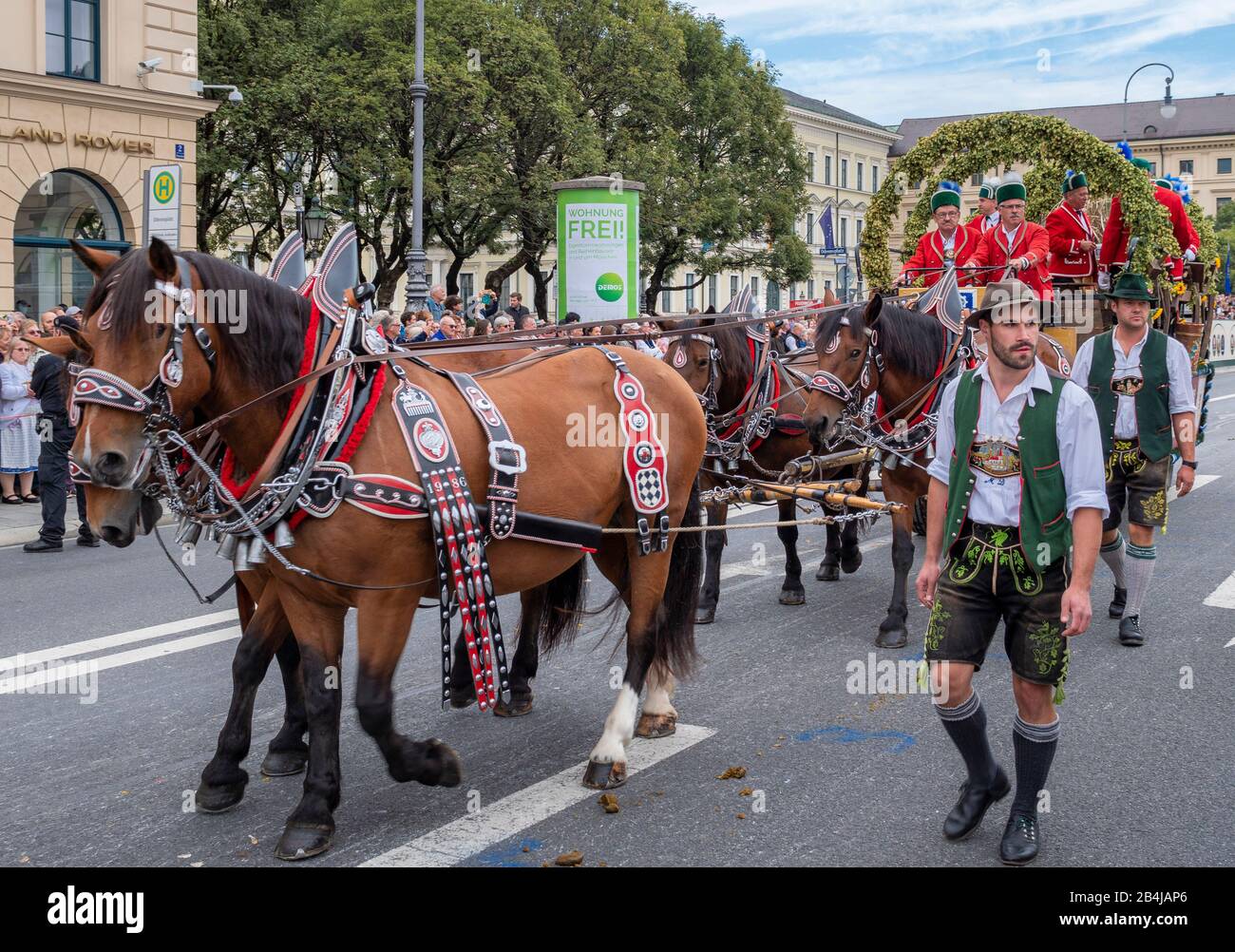 Trachtenumzug, Trachten- Und Schützenzug Zum Oktoberfest, Oktoberfeteinzug, München, Oberbayern, Bayern, Deutschland, Europa Foto Stock